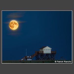 Platz 3 Riancho, Patrick - Pfahlbauten St Peter-Ording im Vollmond